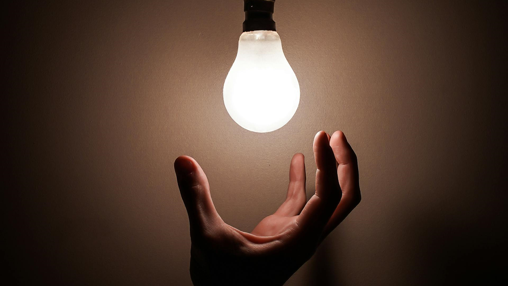 Illuminating Your Work: MS_Paints Offers a Detailed Breakdown of Hobby Lights